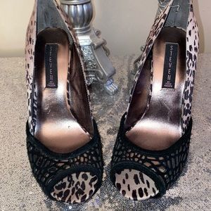 STEVEN satin peep toe